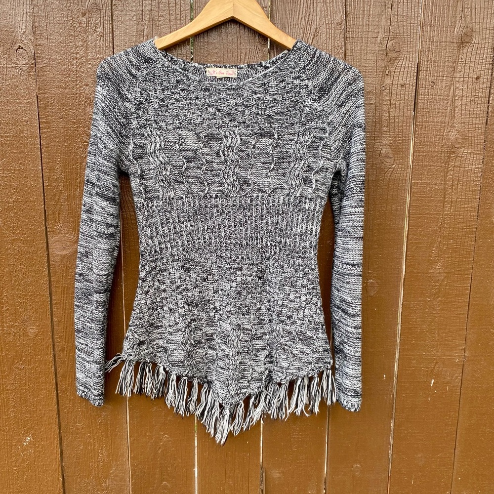 Knit fringe Sweater top